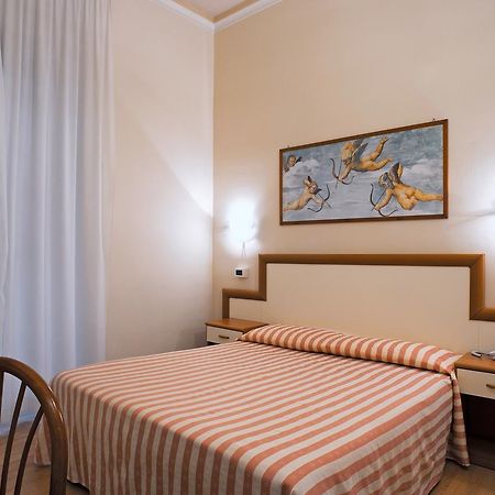 Via Marsaglia Rooms Sanremo Bagian luar foto