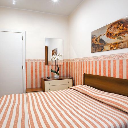 Via Marsaglia Rooms Sanremo Bagian luar foto