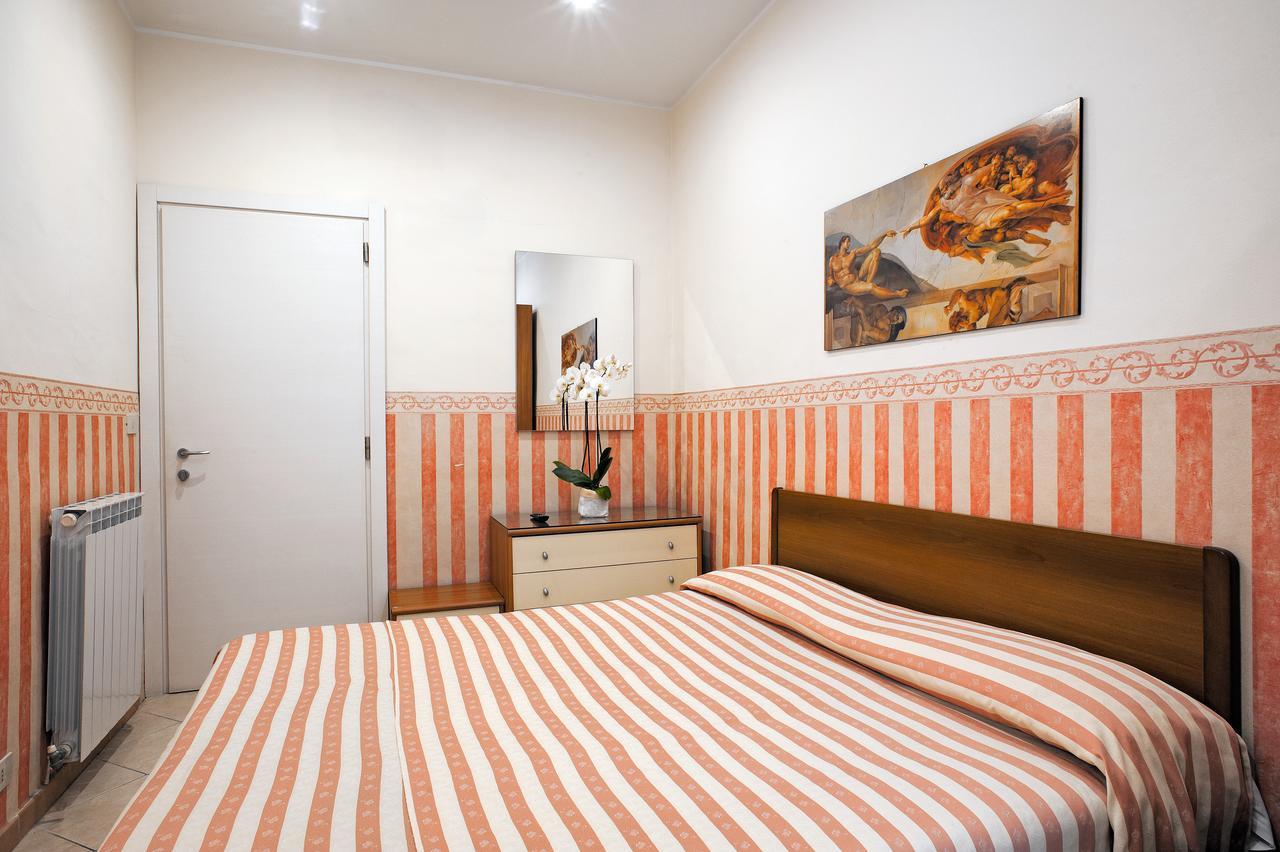 Via Marsaglia Rooms Sanremo Bagian luar foto
