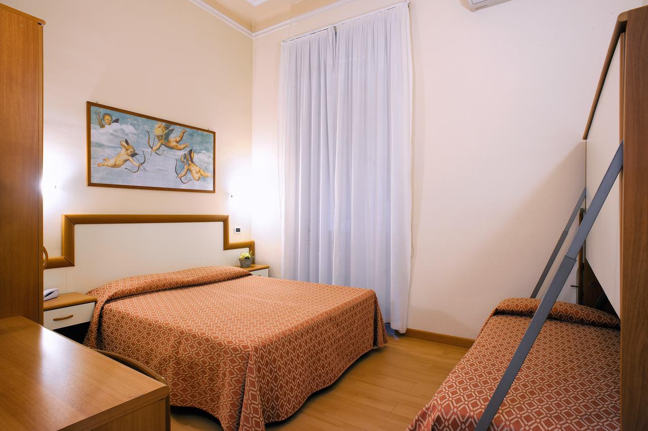 Via Marsaglia Rooms Sanremo Bagian luar foto