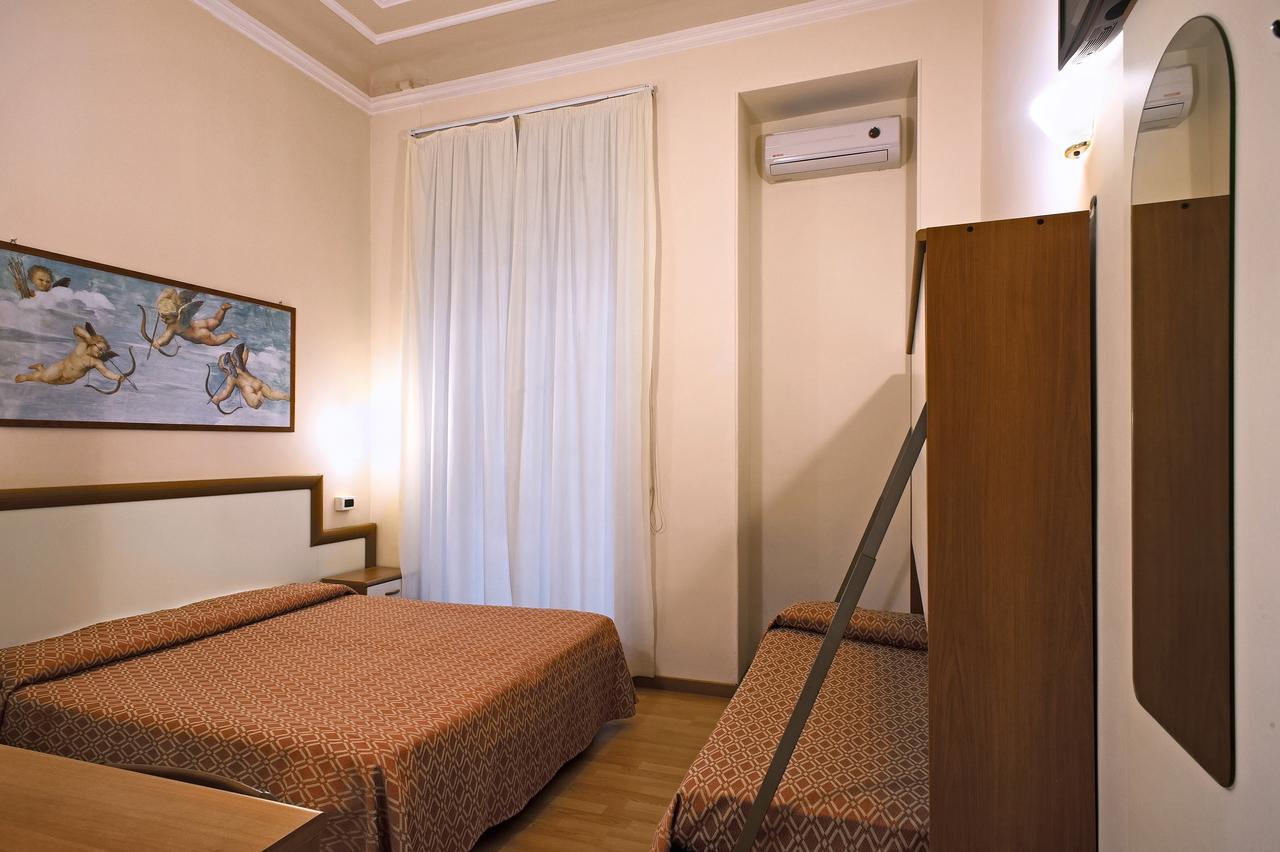 Via Marsaglia Rooms Sanremo Bagian luar foto