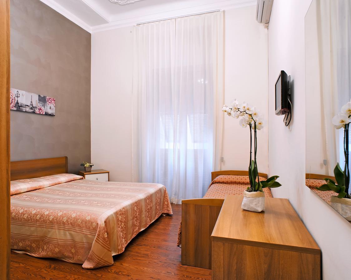 Via Marsaglia Rooms Sanremo Bagian luar foto