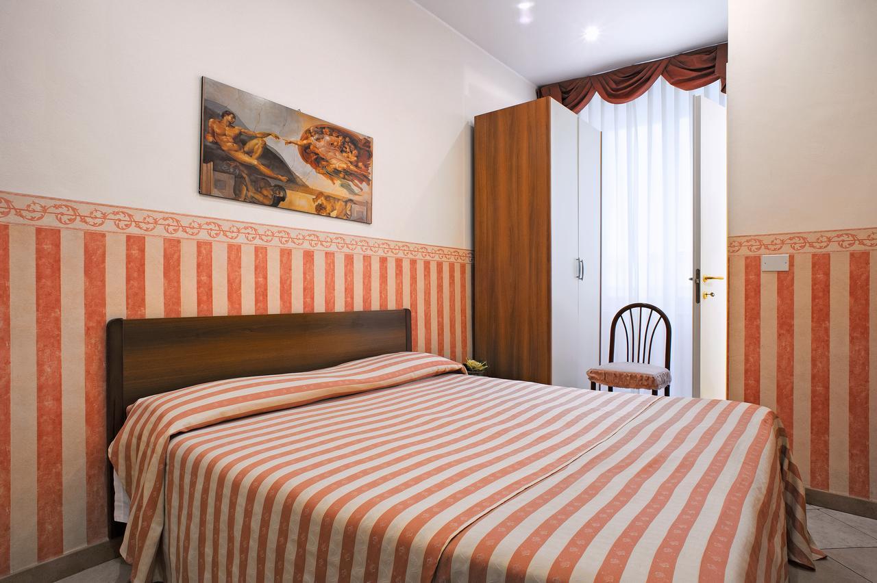 Via Marsaglia Rooms Sanremo Bagian luar foto