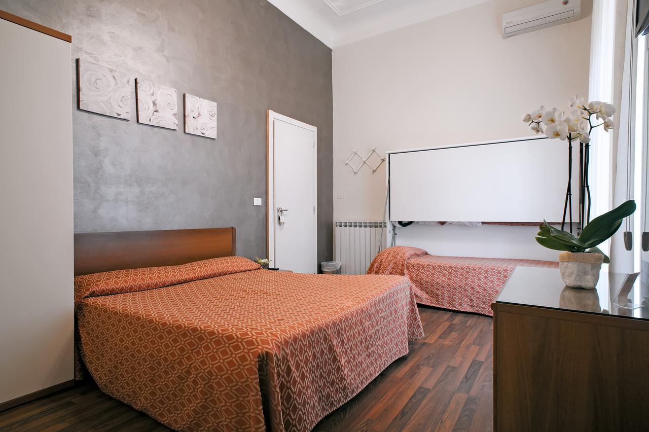 Via Marsaglia Rooms Sanremo Bagian luar foto