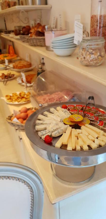 Via Marsaglia Rooms Sanremo Bagian luar foto